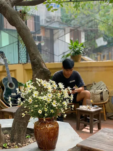 Căng-tin Caphe – Quán cafe mộc mạc đậm chất Hà Nội xưa giữa lòng Hoàng Cầu