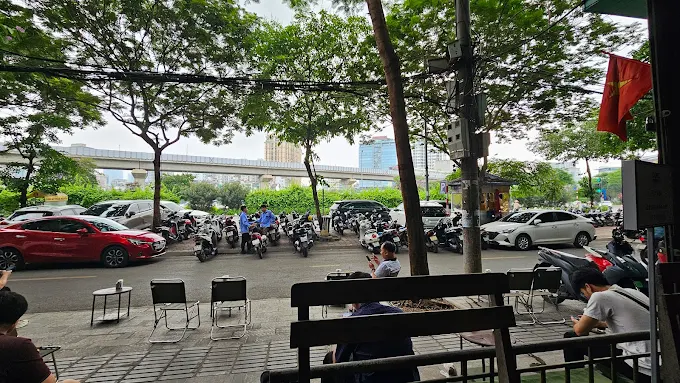 Cộng Cà Phê Hoàng Cầu – Quán cafe vintage đậm chất bao cấp giữa lòng Hà Nội