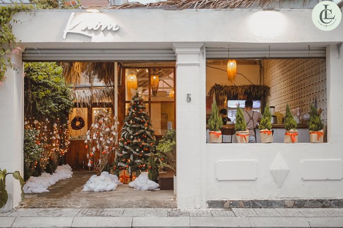 Khóm Tea & Coffee – Quán Noel phong cách cổ điển đẹp nhất Tân Định