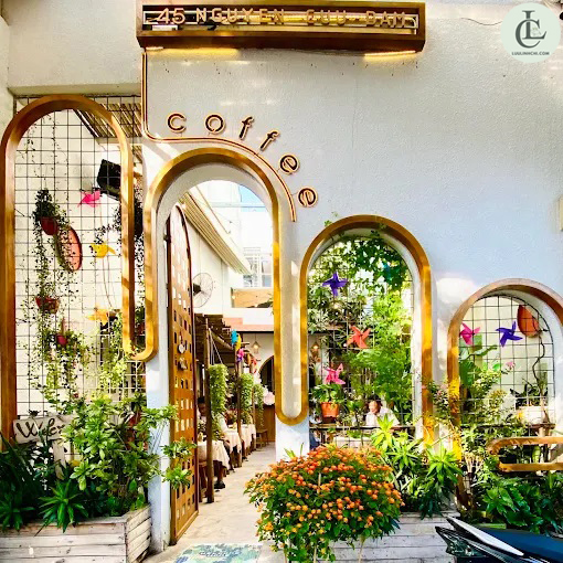 Tiệm Cà Phê Nàng